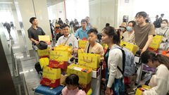 Hơn 2.500 vé tàu, vé máy bay khứ hồi tặng người lao động về quê đón Tết
