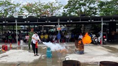 Huấn luyện nghiệp vụ cho lực lượng PCCC cơ sở ở Hội An