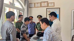 Chèn link quảng cáo thu tiền trái phép, Phó Chánh Văn phòng UBND tỉnh bị bắt