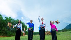 Rộn ràng đón Tết Độc lập cùng đồng bào Mường ở Trà Giang