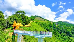 Xác lập kỷ lục Hành lang có mái che hình rồng dài nhất Việt Nam 