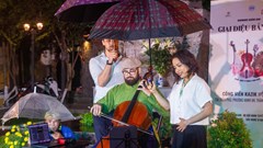 Khán giả đội mưa, cùng hòa điệu trong đêm nhạc Harmonic Quảng Nam
