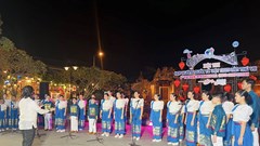 Du khách hào hứng với giao lưu hợp xướng đường phố