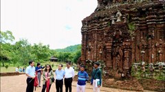 Phó đại sứ Ấn Độ tại Việt Nam thăm Di sản Mỹ Sơn