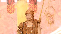 Độc đáo trang phục vỏ cây của người Cơ Tu