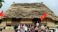 Trải nghiệm văn hóa Cơ Tu ở làng du lịch cộng đồng Bhơhôồng 