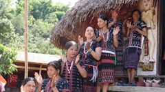 Trải nghiệm văn hóa Cơ Tu ở Đhrôồng