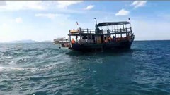 Cứu hộ 19 hành khách trên ca nô du lịch bị chìm tại biển Cửa Đại