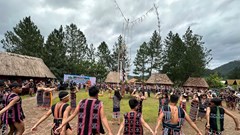 Khai hội sắc màu văn hóa Cơ Tu nơi đại ngàn Tây Giang