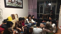 Một lần đi thăm họ hàng khiến tôi hiểu ra: Khi cha mẹ bớt quan tâm đến thể diện, con cái sẽ hạnh phúc hơn gấp bội