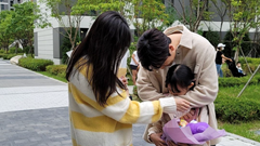 2 món quà đắt giá nhất cha mẹ nên cho con trước tuổi 10 thay vì tiền bạc và đồ chơi