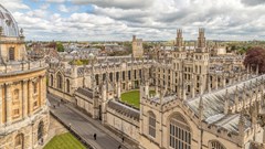 Vì sao Đại học Oxford lại có tên là Oxford?