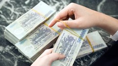 Chồng âm thầm rút gần 300 triệu cho người phụ nữ lạ, vợ sốc nặng khi biết sự thật