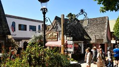 Thị trấn ở Mỹ cấm đi giày cao gót nếu không có giấy phép