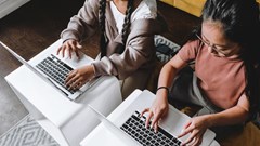 Cần giới hạn độ tuổi sử dụng AI tạo sinh để bảo vệ sự phát triển xã hội của trẻ