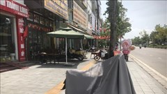 Người dân vất vả mưu sinh những ngày nắng nóng