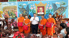 Đoàn công tác Trung ương thăm, chúc mừng Tết Chôl Chnăm Thmây tại Sóc Trăng