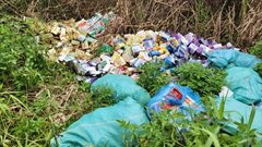 Vụ hàng ngàn sản phẩm thực phẩm chức năng bị đổ bỏ: Người vận chuyển khai chỉ nhận chở thuê