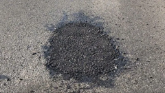 Đường cao tốc Vĩnh Hảo - Phan Thiết lại bong tróc mặt đường