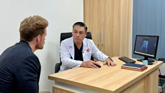 Bệnh viện Bình Dân phẫu thuật thành công ca hẹp niệu đạo phức tạp cho bệnh nhân người Mỹ