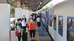 Tăng thêm tàu chạy tuyến TP.HCM - Hà Nội phục vụ đợt cao điểm hè