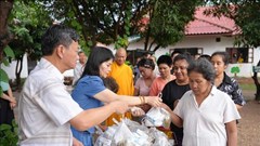 Lan tỏa yêu thương từ những nồi cơm nghĩa tình của cộng đồng người Việt tại Lào