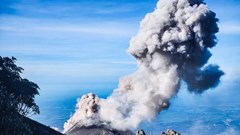 Guatemala cảnh báo hoạt động gia tăng của núi lửa Santiaguito