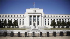 Tổng thống Donald Trump hối thúc Fed nên giảm mạnh lãi suất