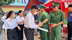 Mùa thi ấm áp, sẻ chia