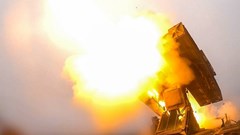 Nga dồn dập không kích Ukraine, nhắm vào căn cứ chiến lược Starokostiantyniv