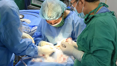 Phối hợp liên viện phẫu thuật thành công cho người bệnh bị chấn thương, nguy cơ thủng nhãn cầu