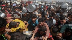 Israel thừa nhận dân thường Palestine bị thương tại điểm cứu trợ