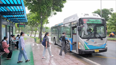 Thêm 1 tuyến xe buýt phục vụ đưa đón cán bộ, công chức từ Bình Dương (cũ) về TP.HCM làm việc