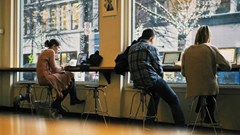 Mỹ: Nhiều công ty thuê chuyên gia bồi dưỡng kỹ năng mềm ở công sở cho nhân viên Gen Z