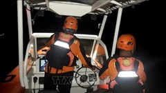 Vụ chìm phà tại Indonesia: Thêm nhiều người sống sót