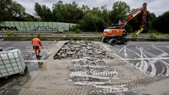 Đường cao tốc ‘không giới hạn tốc độ’ Autobahn của Đức bị nứt sau đợt nắng nóng