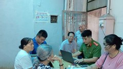 Tây Hồ hướng dẫn đảng viên cài đặt ứng dụng giải quyết thủ tục hành chính của Đảng