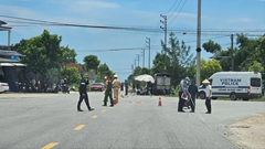 Xe tải va chạm xe máy, hai người thương vong