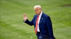 Tổng thống Donald Trump cảnh báo áp thuế mới với nhóm BRICS