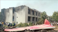 Vụ rơi máy bay tại Ấn Độ: FAA, Boeing bác khả năng lỗi khóa nhiên liệu