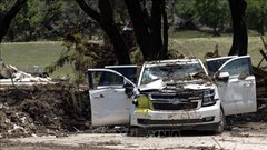 Mưa lớn cản trở nỗ lực cứu hộ sau lũ quét lịch sử ở Texas