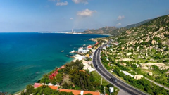 Đẩy nhanh tiến độ đầu tư xây dựng hệ thống đường bộ ven biển