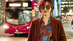 Nữ diễn viên có bằng thạc sĩ vẫn đi làm phục vụ nhà hàng, phát tờ rơi ngoài đường