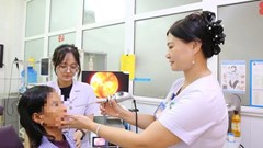 Phát hiện ổ giòi trong hốc mũi của nữ bệnh nhân