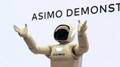 Nhật Bản phát triển robot cứu hộ khổng lồ hình người