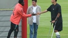 Hình ảnh mới nhất của Jamal Musiala sau chấn thương kinh hoàng