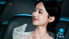 Triệu Lệ Dĩnh gây “sốc” với hình ảnh xuề xòa tại quán cafe