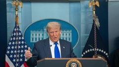 Tổng thống Trump bảo vệ các tập đoàn công nghệ Mỹ trên mặt trận quốc tế