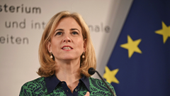 Thêm một nước châu Âu cân nhắc xem lại lập trường trung lập và gia nhập NATO