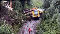 Đức: Tàu hỏa trật bánh gây nhiều thương vong